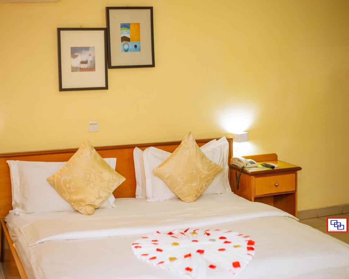 Hotel Marjorie 'Y' ทีมา ภายนอก รูปภาพ