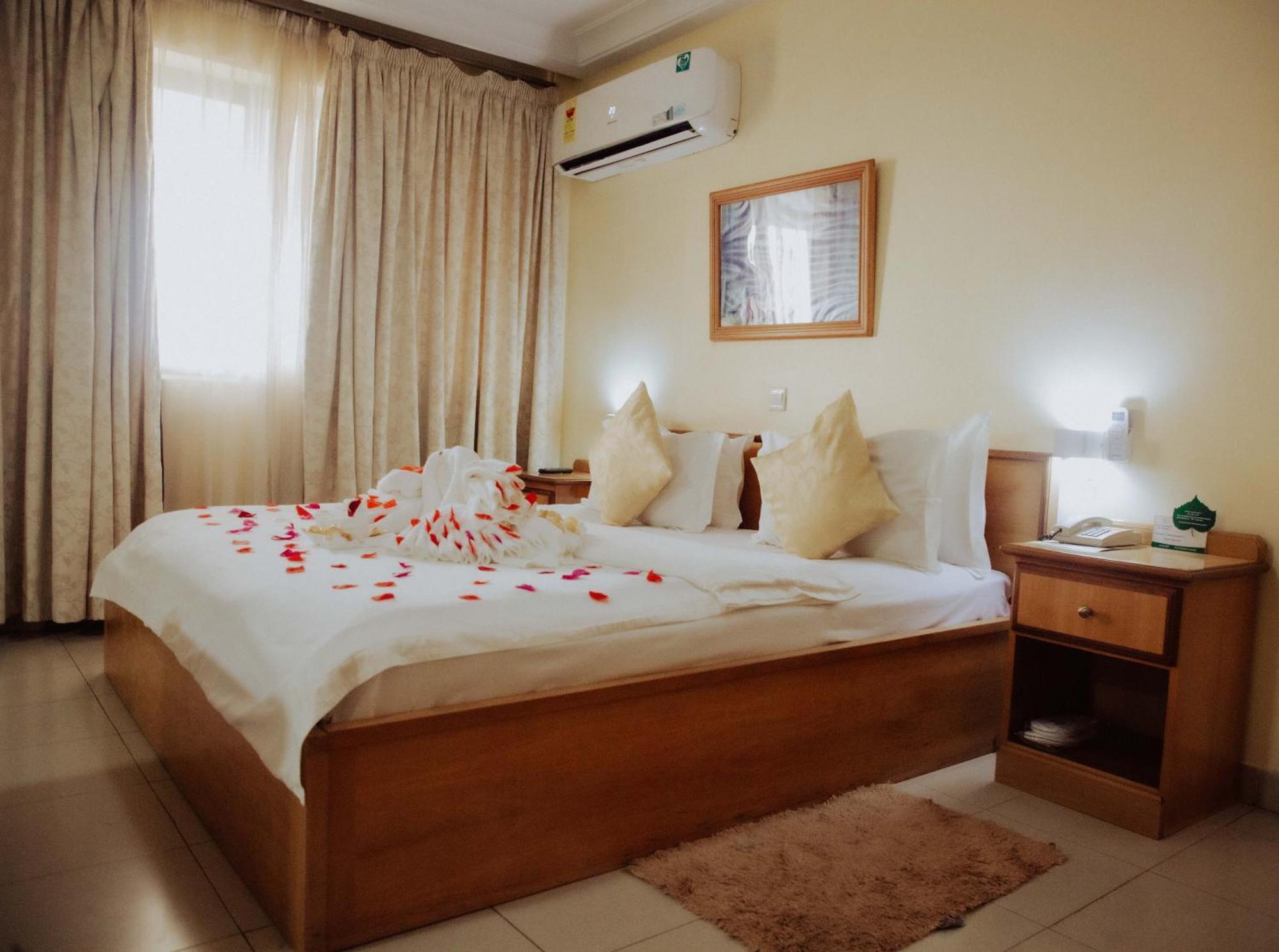 Hotel Marjorie 'Y' ทีมา ภายนอก รูปภาพ