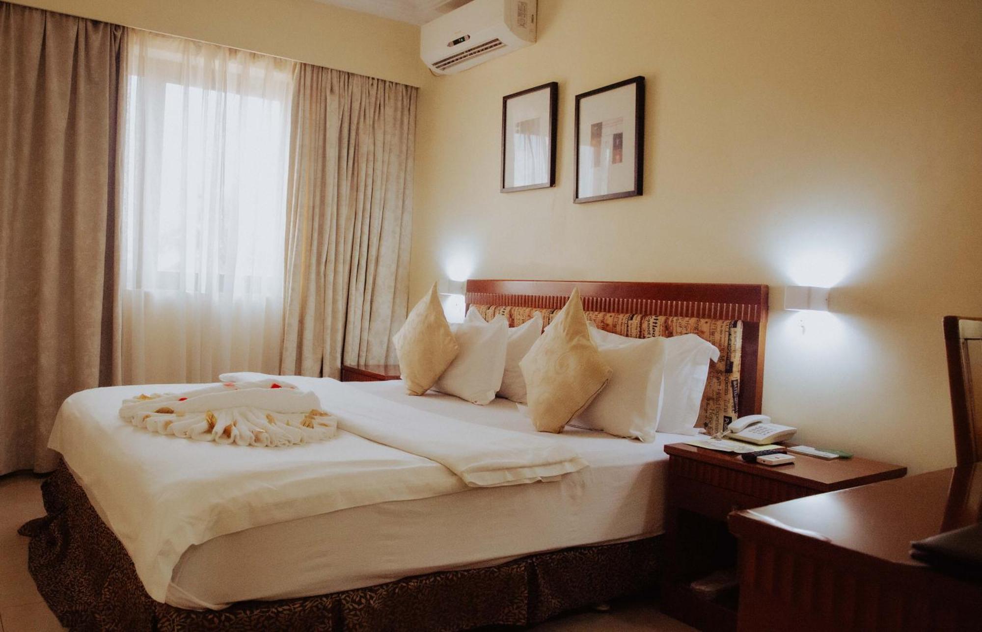 Hotel Marjorie 'Y' ทีมา ภายนอก รูปภาพ